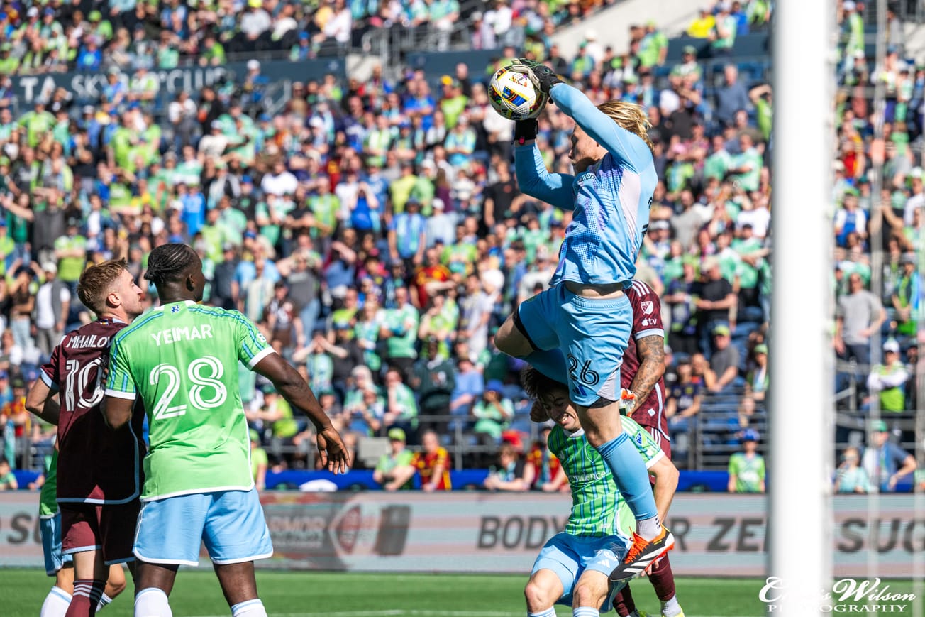 Andrew Thomas signs long-term extension