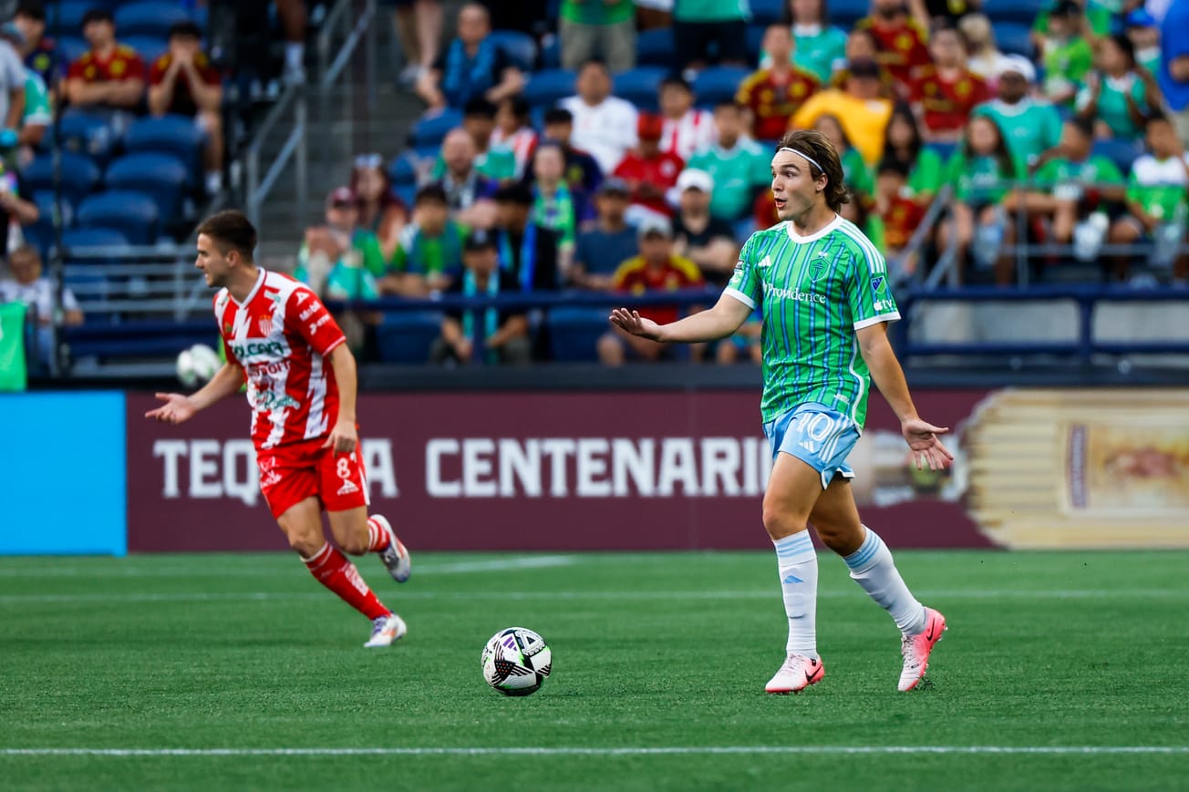 Pedro de la Vega out for "couple weeks"